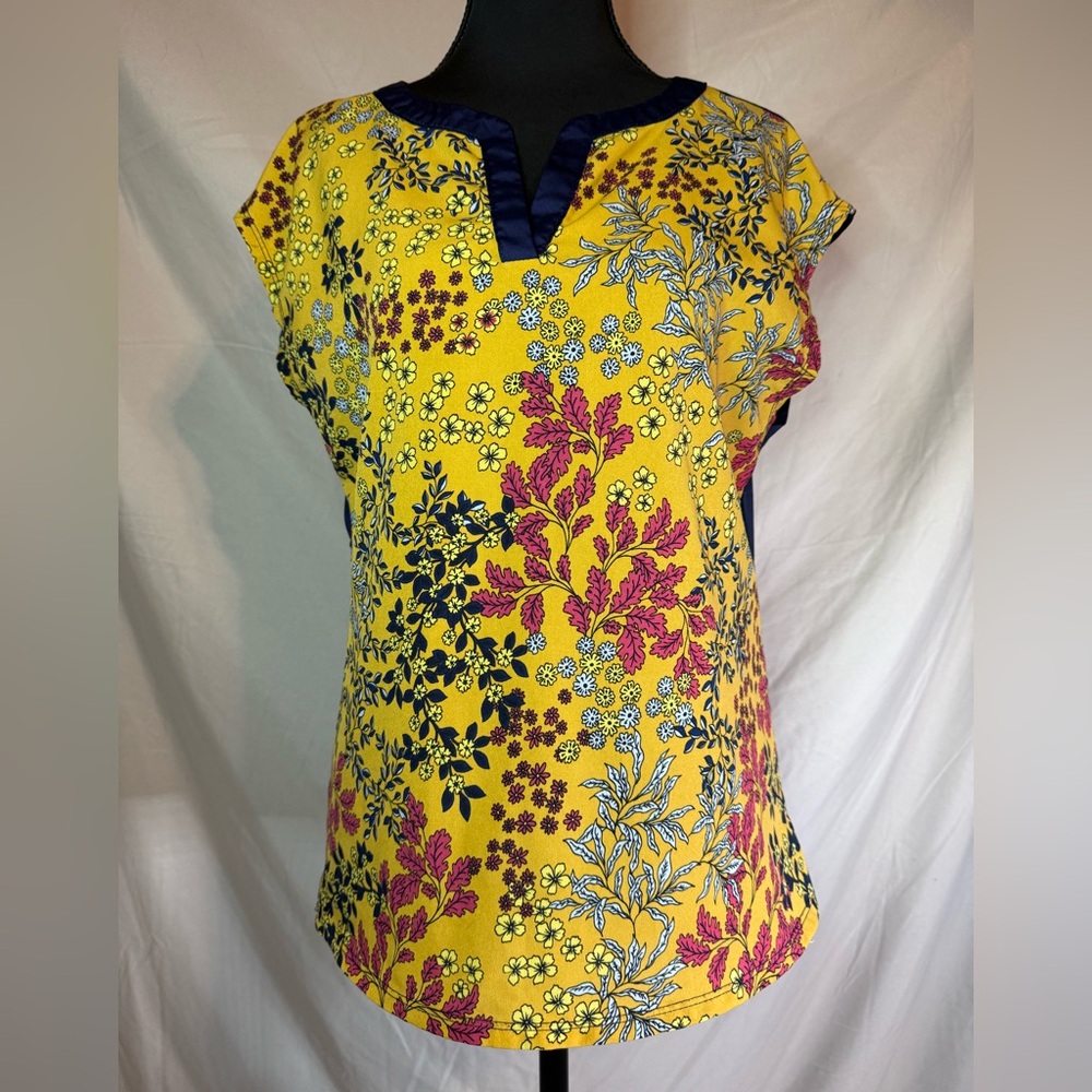 Marc New York Andrew Marc‎ Short Sleeve Blouse 🌸💛